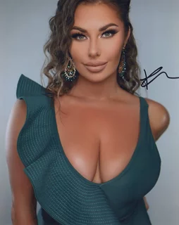 Rachael Brook autograph