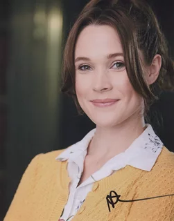 Megan Elizabeth autograph
