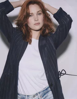 Megan Elizabeth autograph