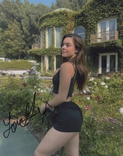 Lauren Gibson autograph