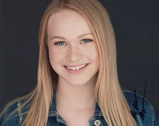 Rachelle Henry autograph