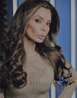 Brenda Mejia autograph