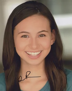 Lola Raie autograph