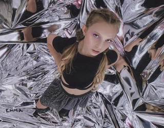 Emma Noelle Rose autograph