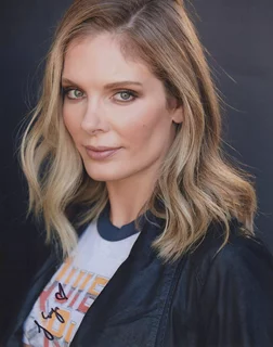 Jocelyn Saenz autograph