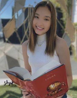 Skyla Disney autograph