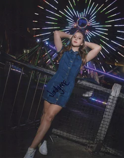 Jordynne Hahn autograph