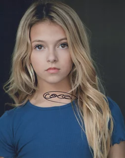 Coco Quinn autograph