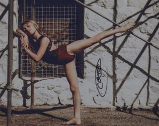 Coco Quinn autograph