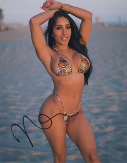 Narmin Assria autograph