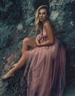 Carly Belle autograph