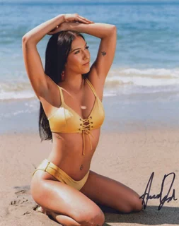 Amanda Ford autograph