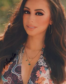 Marcela Navarrete autograph