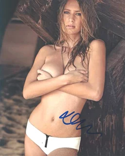 Dylan Penn autograph