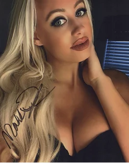 Matilda Dahlin autograph