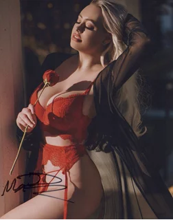 Matilda Dahlin autograph