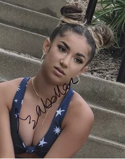 Izabellah Rae Diez autograph