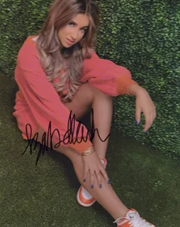 Izabellah Rae Diez autograph