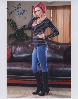 Anna Bell Peaks autograph