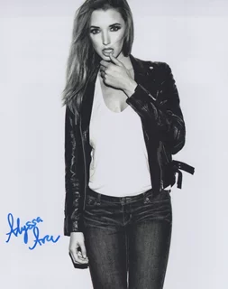 Alyssa Arce autograph