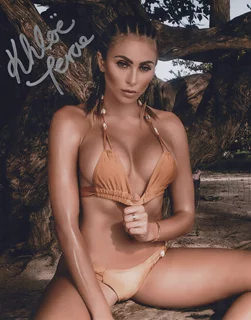 Khloe Terae autograph