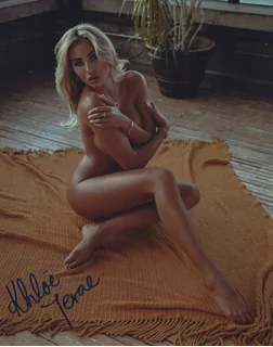 Khloe Terae autograph
