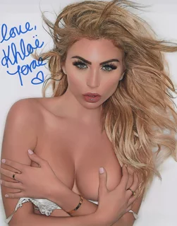 Khloe Terae autograph