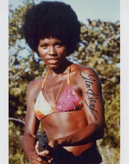 Gloria Hendry autograph