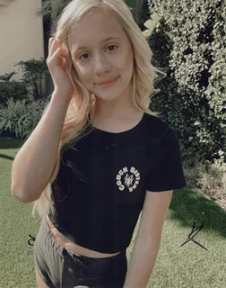 Katie Couch autograph