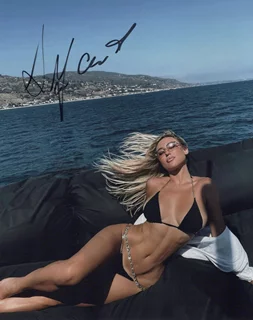 Stefanie Gurzanski autograph