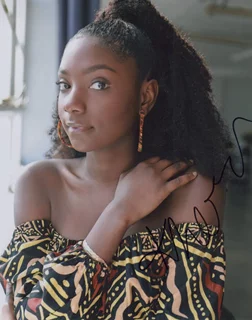 Kheris Rogers autograph