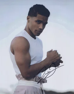 Rome Flynn autograph