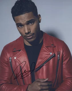 Rome Flynn autograph