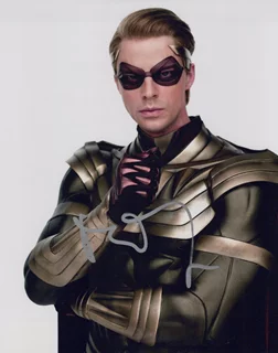 Matthew Goode autograph