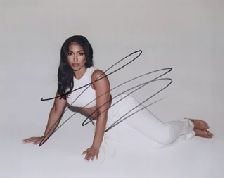 Lori Harvey autograph