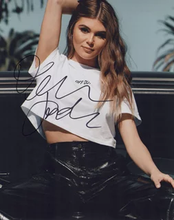 Olivia Jade autograph