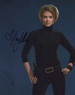Nicky Whelan autograph