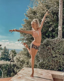 Katie Couch autograph