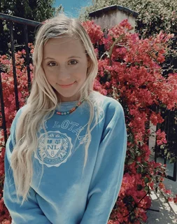 Katie Couch autograph