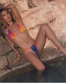 Jamie Tsuki autograph