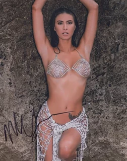 Malia Moon Yee autograph