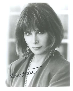 Lee Grant autograph