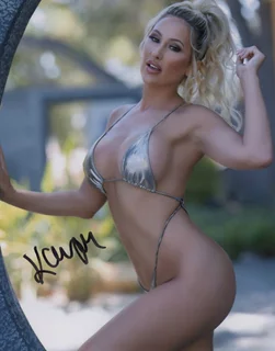 Kayla Moody autograph