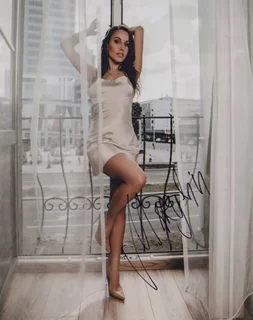 Merylin Nau autograph