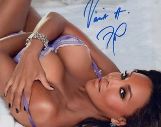 Vivica A. Fox autograph