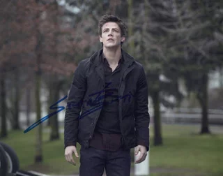 Grant Gustin autograph