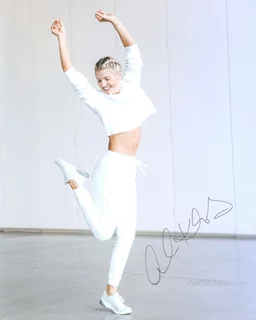 Amanda Kloots autograph