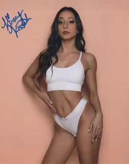 Kinsey Kissah autograph