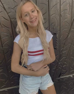 Katie Couch autograph