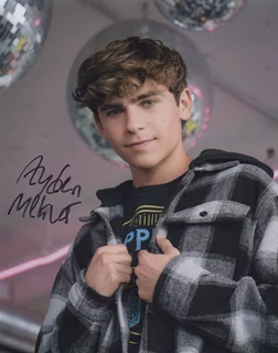 Ayden Mekus autograph